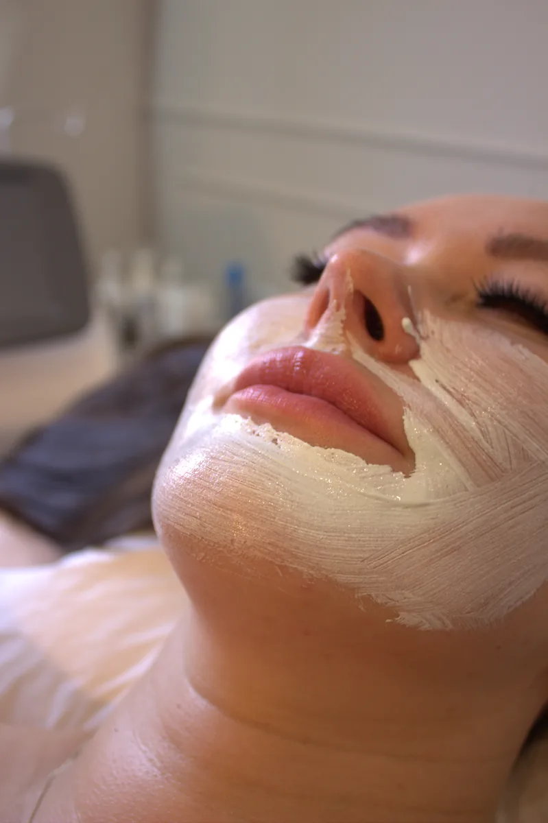 Mask stage of a 3D-HydrO2 facial